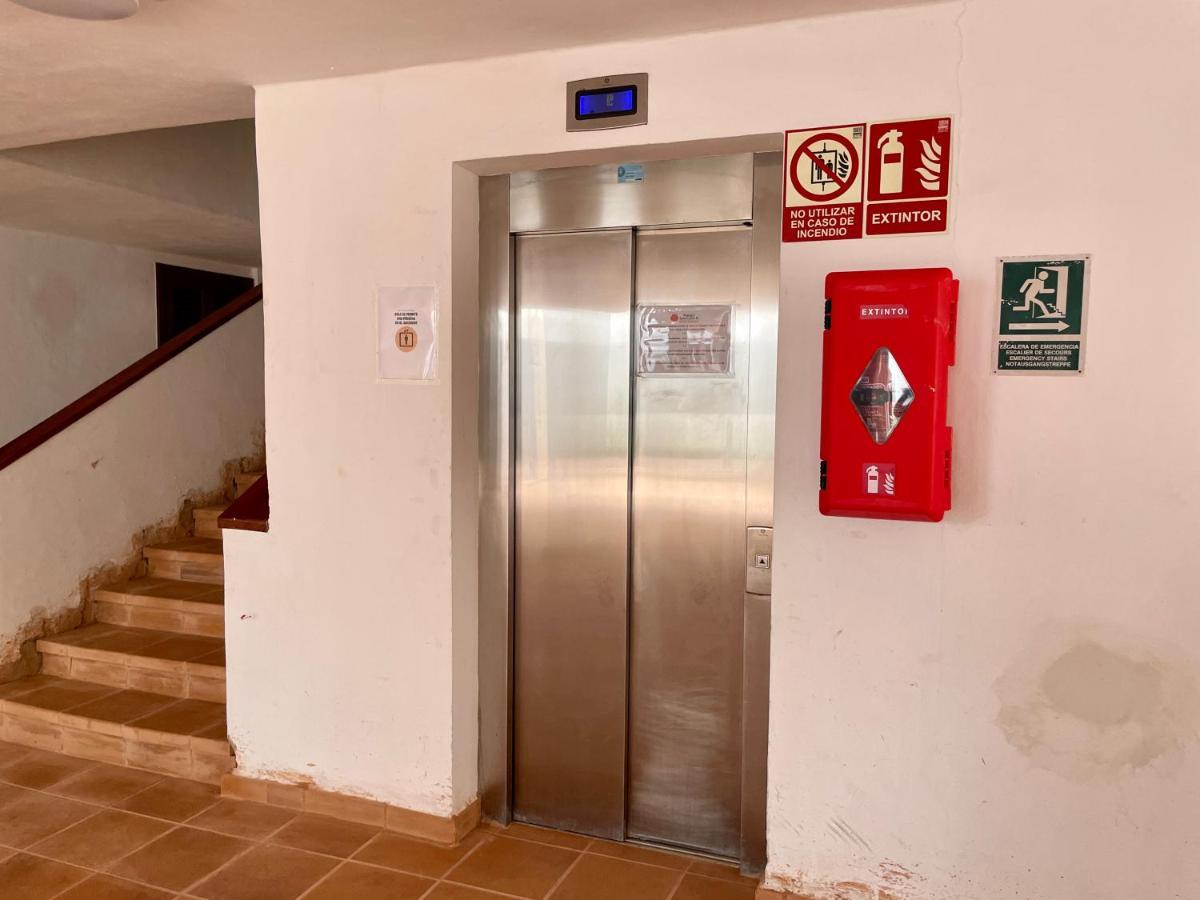 Sunny 2-Bedroom Apartment In Parque Santiago II Playa de las Américas Kültér fotó